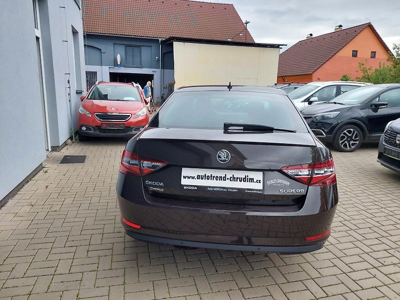 Škoda Superb (2016) III. 2.0TDi Style - fotka 7 z 37
