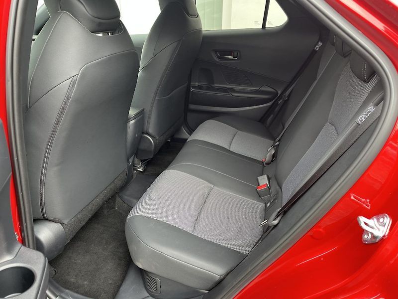 Toyota C-HR 2.0L PHEV Executive - fotka 9 z 29