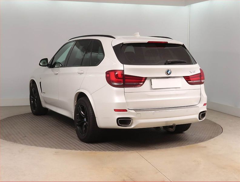 BMW X5 (2017) M Paket xDrive30d - fotka 4 z 17