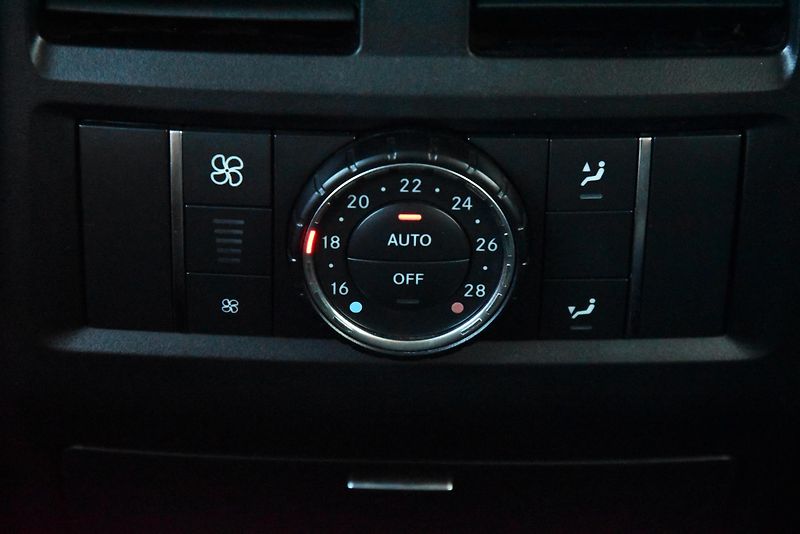 Mercedes-Benz GLE 350 d 4MATIC FACE,NAVI,LED,ČR - fotka 39 z 51