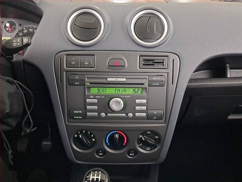 Ford Fusion (2011) 1.4, ČR,1.maj - fotka 12 z 17