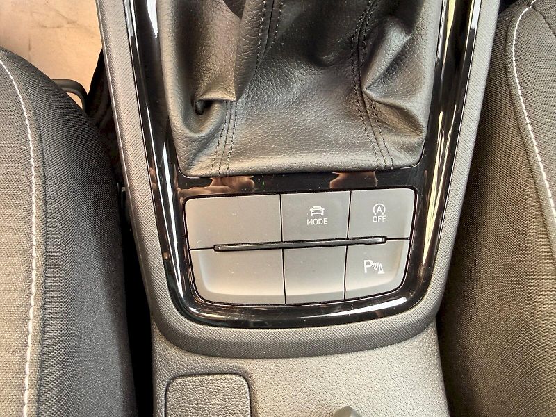 Škoda Scala (2024) 1.0 TSI / 85 kW / 6MP / Monte - fotka 28 z 32