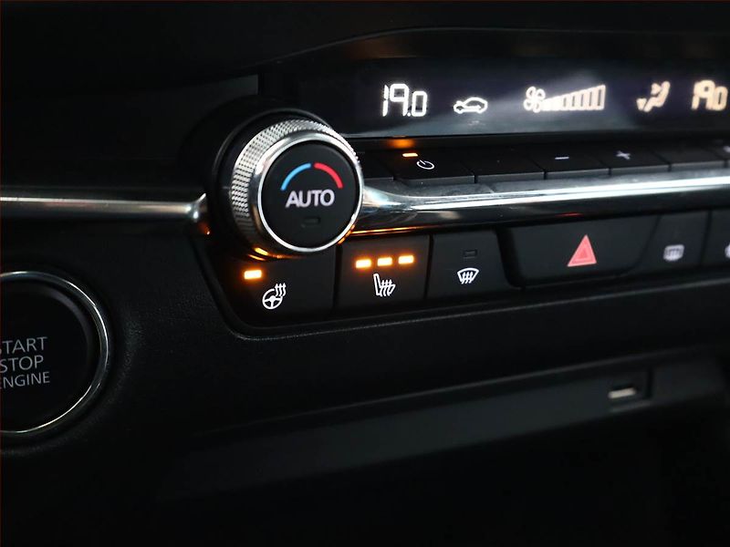 Mazda 3 (2021) 2.0 Skyactiv-X - fotka 18 z 20