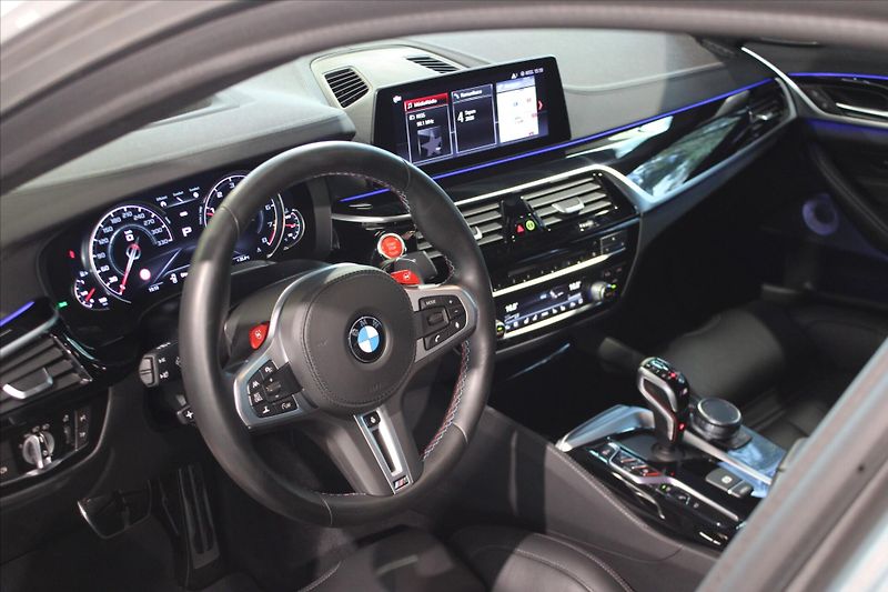 BMW M5 Competition 460kw CZ/adLED/B&W - fotka 14 z 32