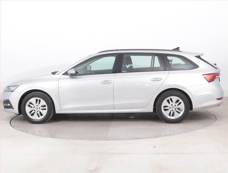 Škoda Octavia (2022) Ambition 2.0 TDI, ČR,1.maj - fotka 3 z 15