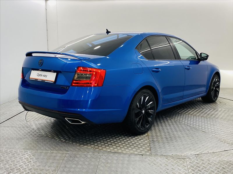 Škoda Octavia 2,0 TDI DSG 135 kW RS - fotka 2 z 24