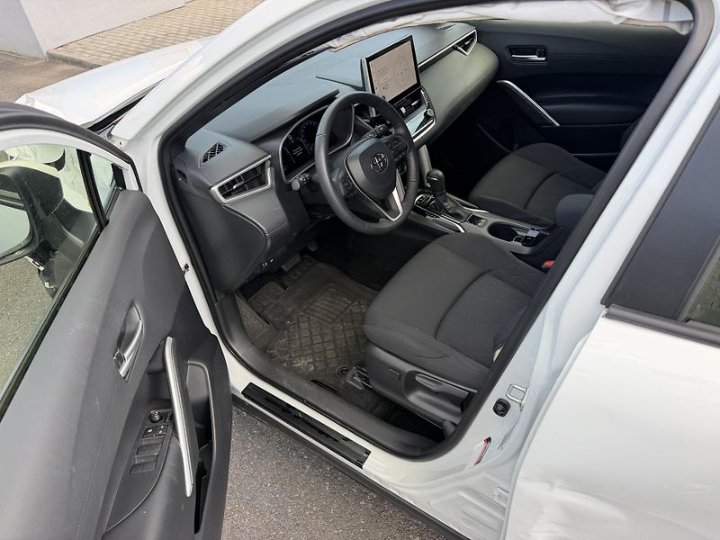 Toyota Corolla Cross 1,8i hybrid automat navigace - fotka 13 z 21