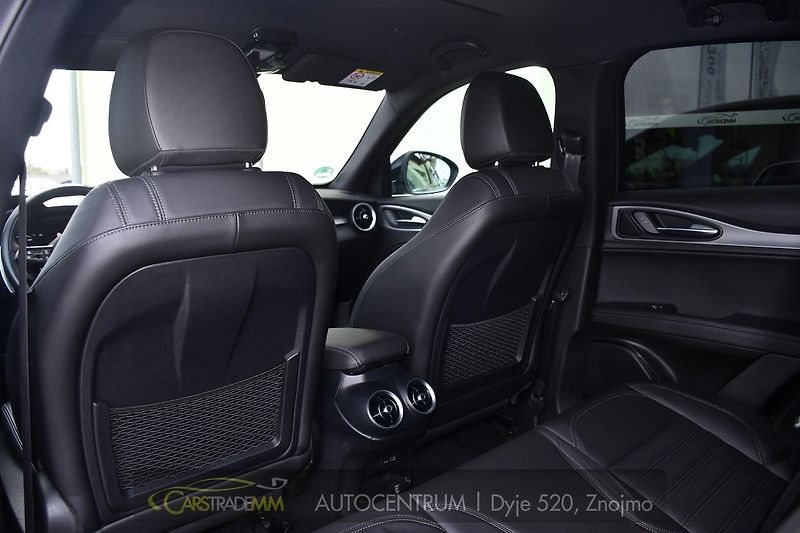 Alfa Romeo Stelvio 2.2 Diesel 16V Veloce TAŽNÉ - fotka 12 z 52