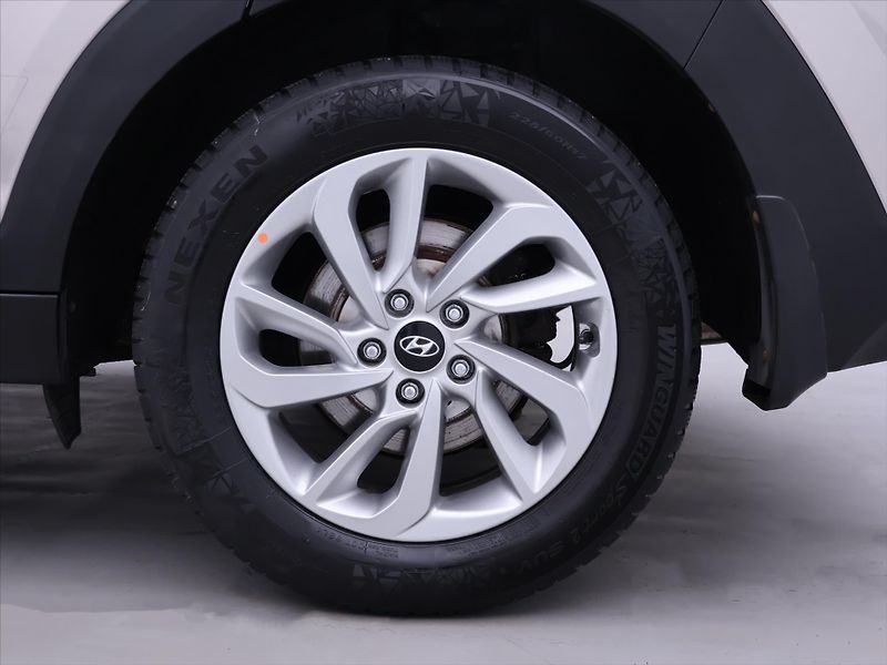 Hyundai Tucson 1,7 CRDI 85kW Czech Edition - fotka 24 z 31