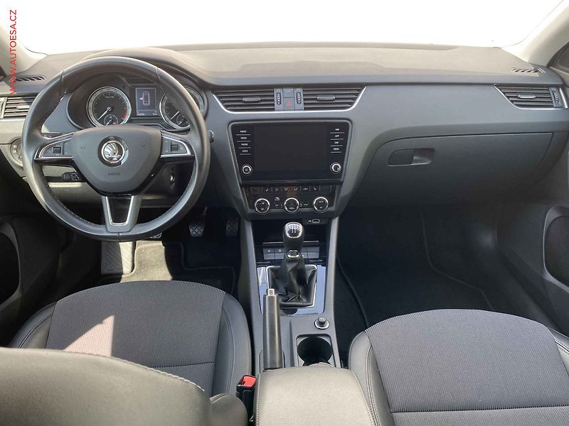 Škoda Octavia (2018) 1.6 TDi, Style, LED, navi - fotka 8 z 18