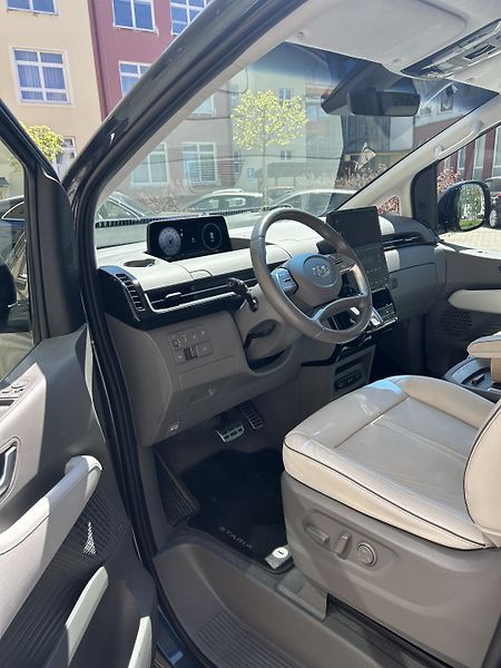Hyundai Staria (2022) - fotka 9 z 48