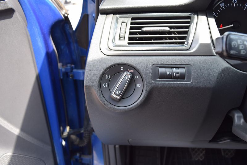 Škoda Rapid (2016) 1.2TSI 81kw AMBIT JOY XEN NAVI - fotka 32 z 49