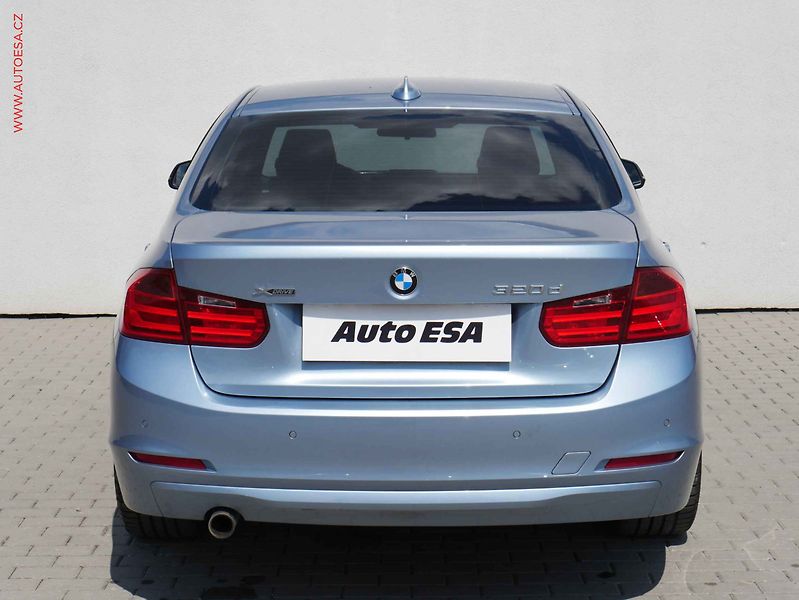 BMW Řada 3 (2015) 2.0D xDrive, ČR, AT, bixen - fotka 5 z 19