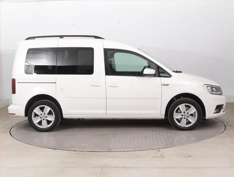Volkswagen Caddy (2017) 2.0 TDI, 7Míst - fotka 6 z 18