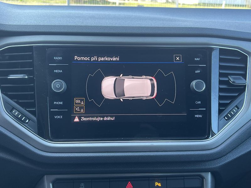 Volkswagen T-Roc (2022) 1.0TSI 81kW NAVI  - fotka 18 z 20