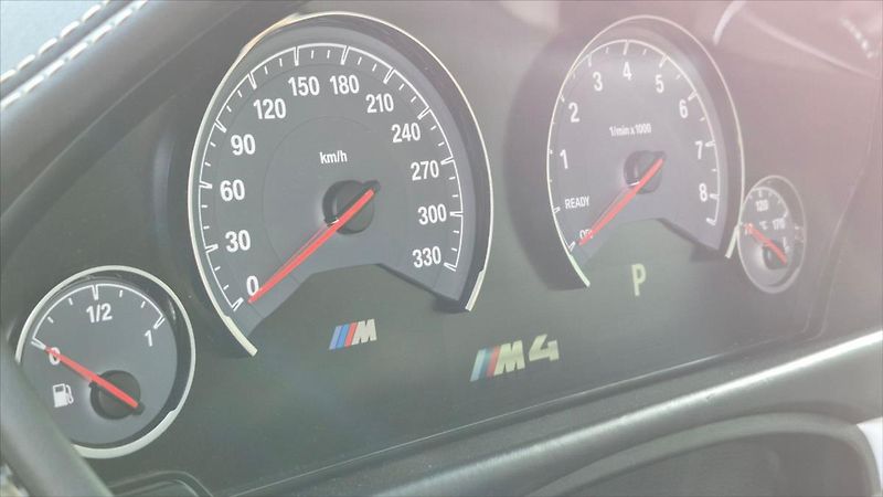 BMW M4 3,0 317 Kw Cabrio DPH REMUS - fotka 16 z 22