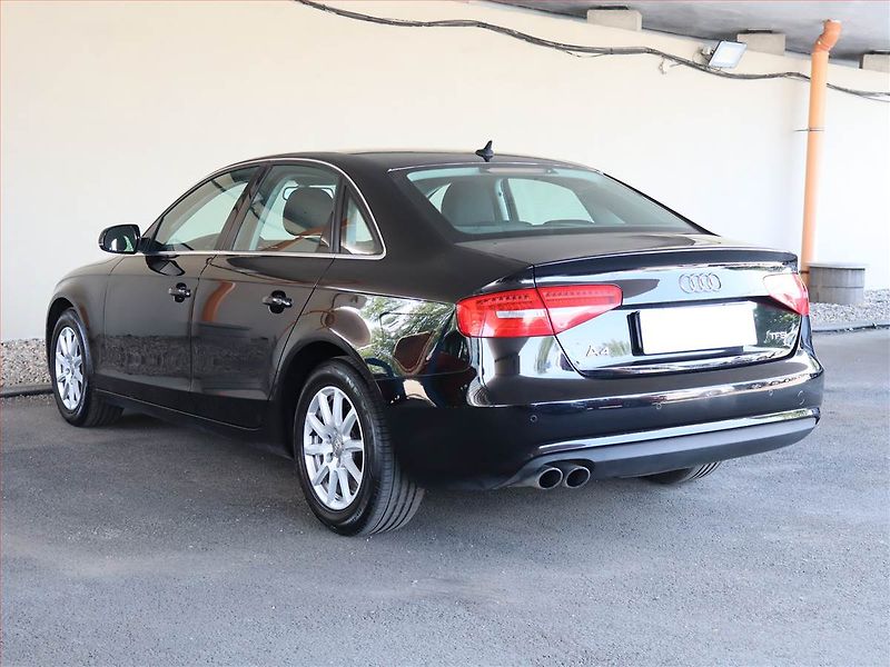 Audi A4 (2013) 1.8 TFSI, ČR,1.maj, Bi-Xenony - fotka 4 z 19