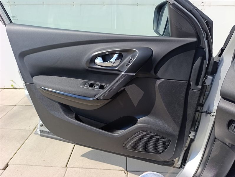 Renault Kadjar 1,5 DCi Kamera Navi Aut.klima - fotka 12 z 34