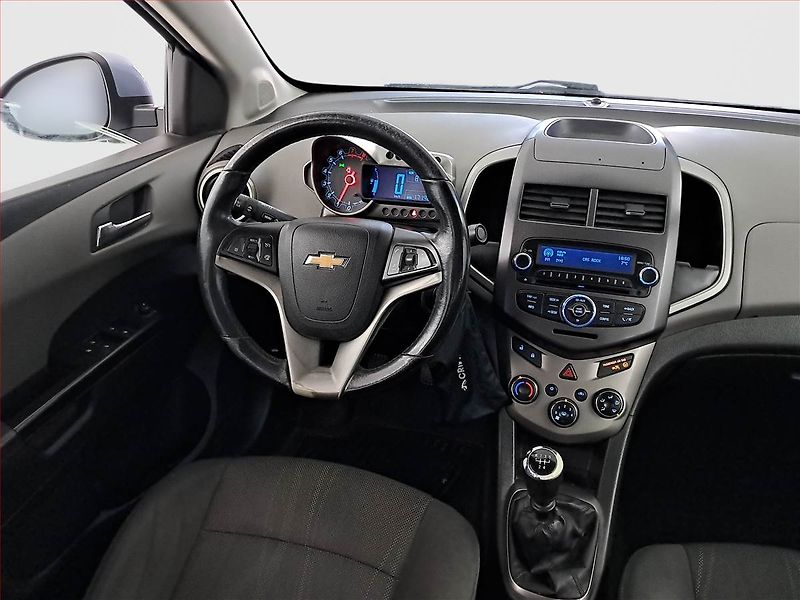 Chevrolet Aveo (2013) 1.6 i 16V, nová STK, Klima - fotka 7 z 13