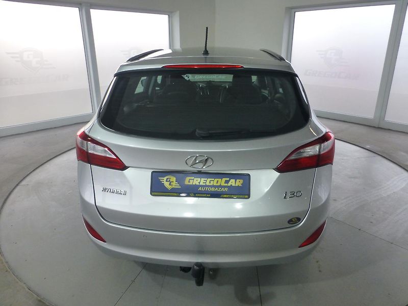 Hyundai i30 (2013) 1,6CRDI*ALU**VYHŘ.SED***KAMERA - fotka 6 z 25