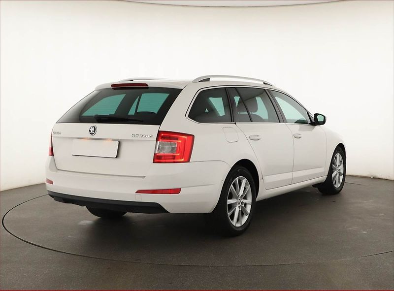 Škoda Octavia (2014) 2.0 TDI, Automat, Xenony - fotka 5 z 20