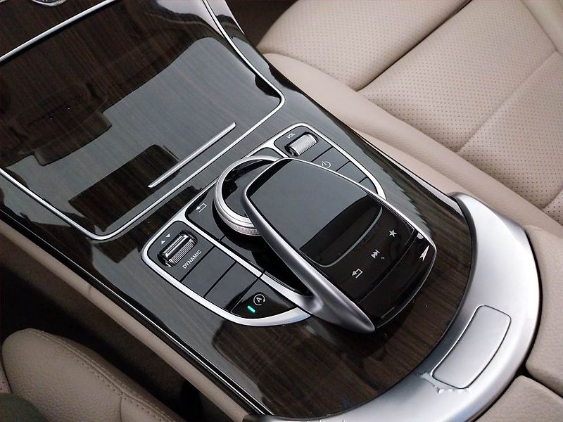 Mercedes-Benz Třídy C (2018) C 250 d 4MATIC, 4X4, Automat - fotka 21 z 22