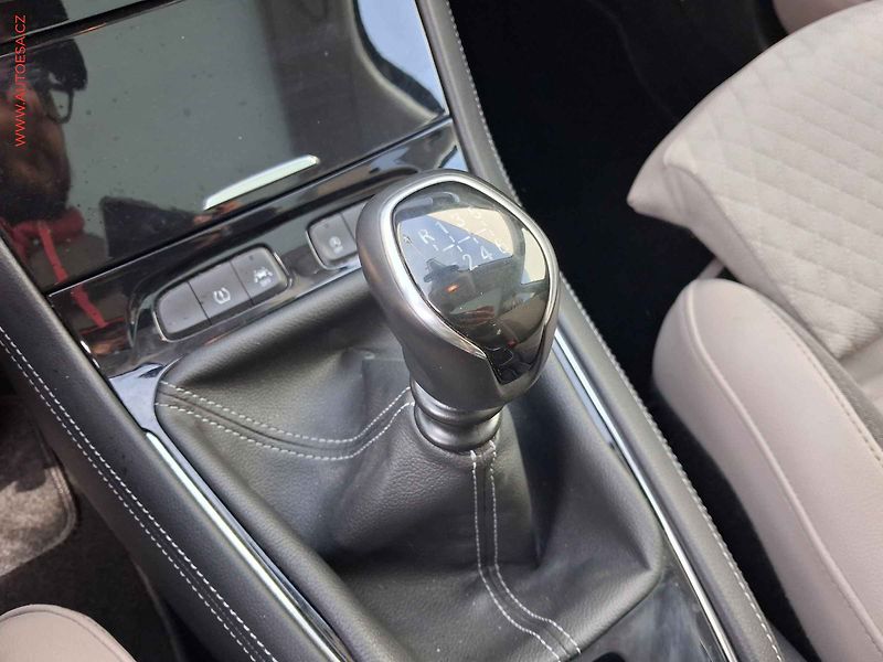 Opel Grandland X (2018) 1.2 T, Innovation, LED, panor - fotka 15 z 19