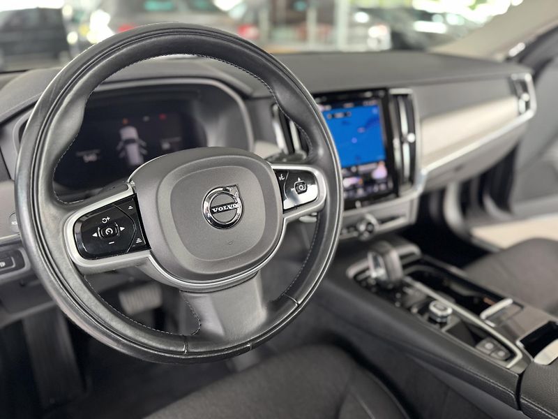 Volvo V90 T6 AWD*Recharge*KeyLess*Tažné - fotka 10 z 37
