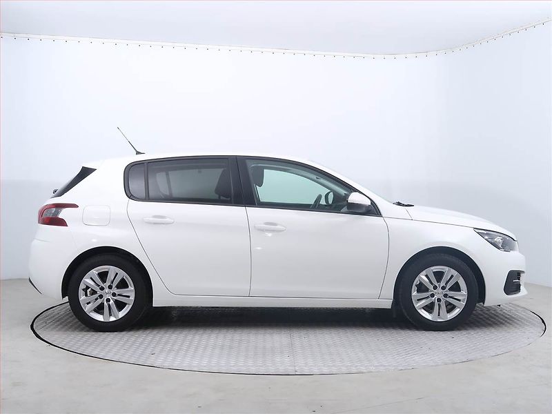 Peugeot 308 (2019) 1.2 PureTech, ČR,1.maj - fotka 6 z 17