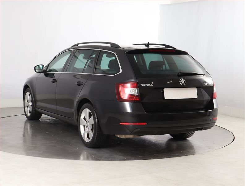 Škoda Octavia (2017) Style 1.8 TSI, Serv.kniha - fotka 4 z 22