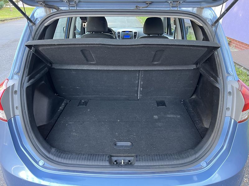 Hyundai ix20 1,4i  /LPG/1.maj./ČR /servis - fotka 16 z 33