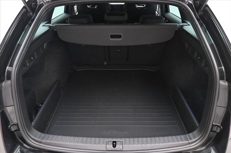 Škoda Octavia 2,0 TDI 110 kW DSG Sportline Z - fotka 10 z 30