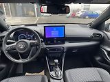 Toyota Yaris 1.5 HEV 130k Executive - náhled 11
