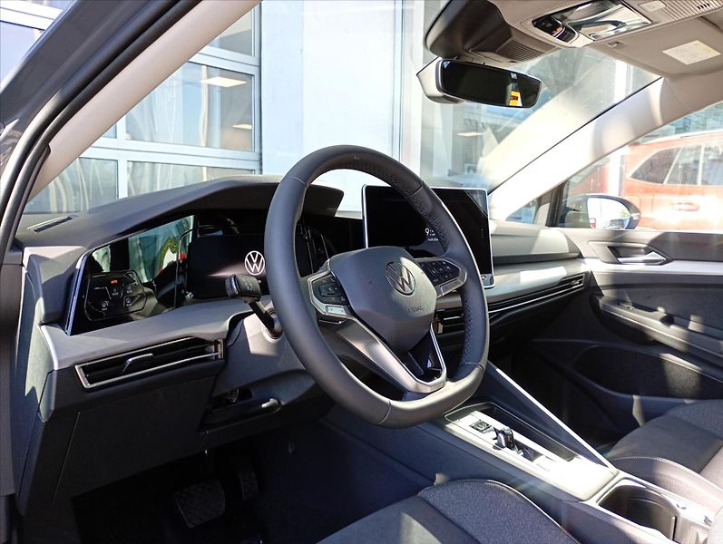 Volkswagen Golf Variant (2026) 1,5 eTSI 7DSG mHEV  People - fotka 12 z 17