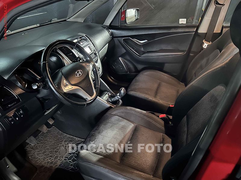 Hyundai ix20 (2014) 1.4i, 1.maj,ČR, AC - fotka 3 z 3