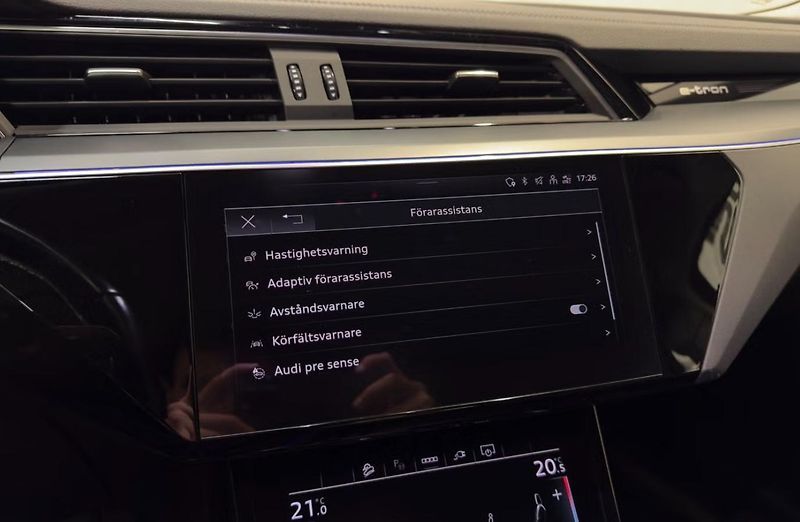Audi Q8 e-tron 55 Sportback Q SoH 93% Kam LED - fotka 18 z 25