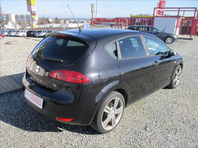 Seat Leon 1,9 TDI FR, aut. klima, 125kw, - fotka 8 z 31