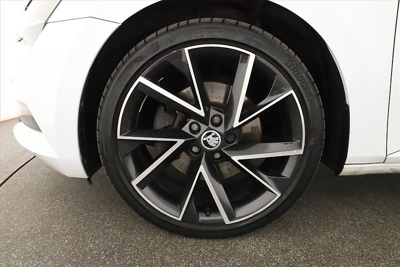 Škoda Superb (2016) Style 2.0 TDI, Navi, Bi-Xenony - fotka 19 z 19