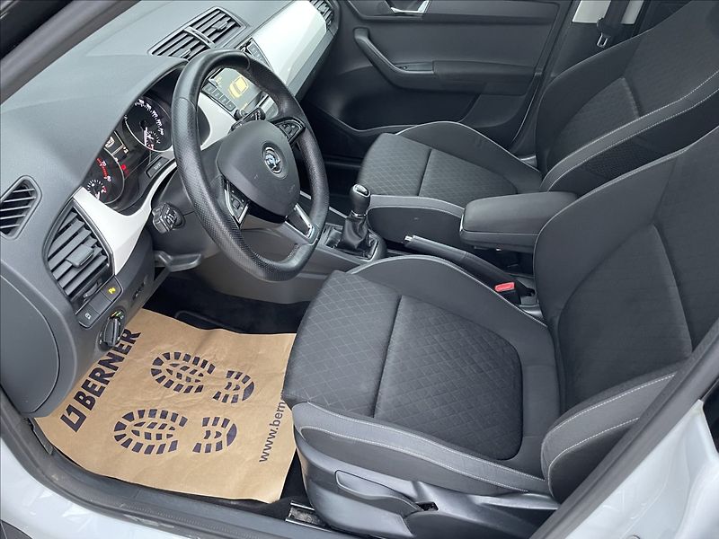 Škoda Fabia 1,2 TSI 66KW STYLE,KESSY,ČR. - fotka 16 z 23