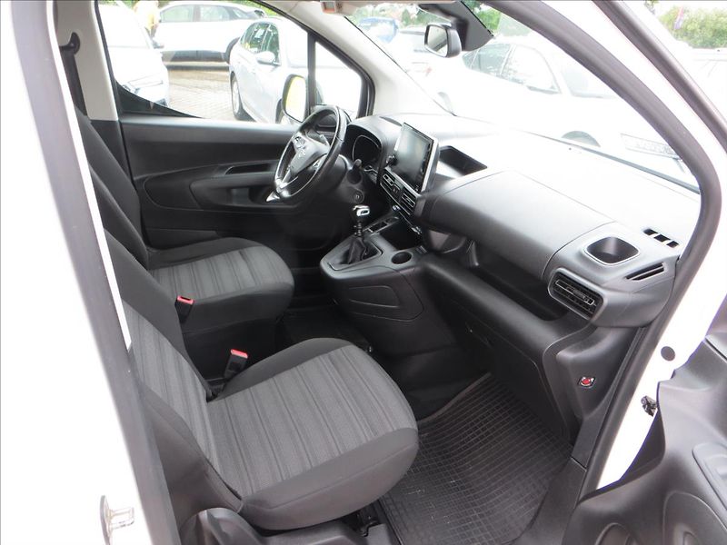 Opel Combo 1,5 CDTI 96kW Life Edit Plus - fotka 11 z 22