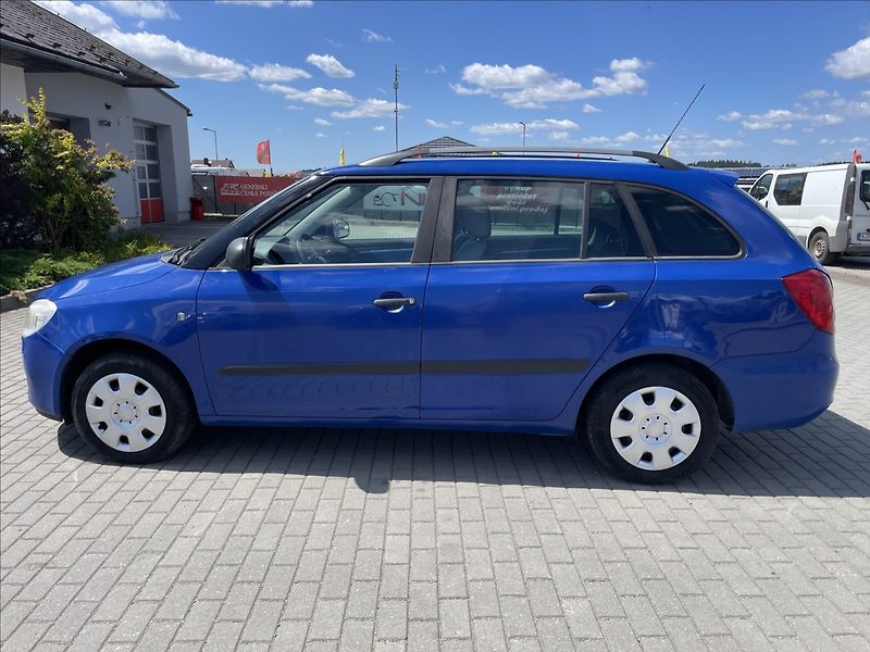 Škoda Fabia 1,4 i 63kw Ambiente ESP Tažné - fotka 26 z 30