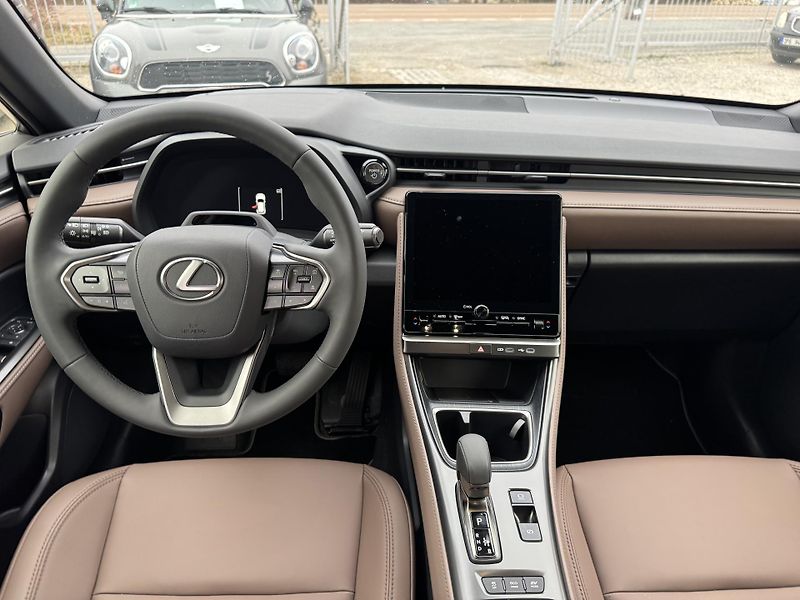 Lexus LBX (2025) 1.5 hybridní/Benzín ELEGANT T. - fotka 21 z 28