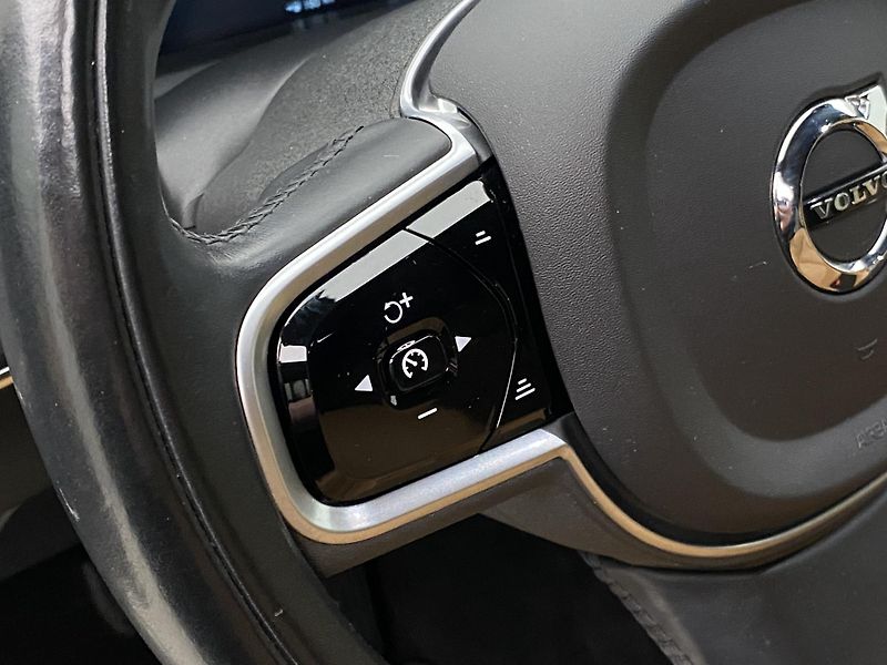 Volvo XC90 B6 AWD INSCRIPTION AUT CZ 7m - fotka 20 z 51