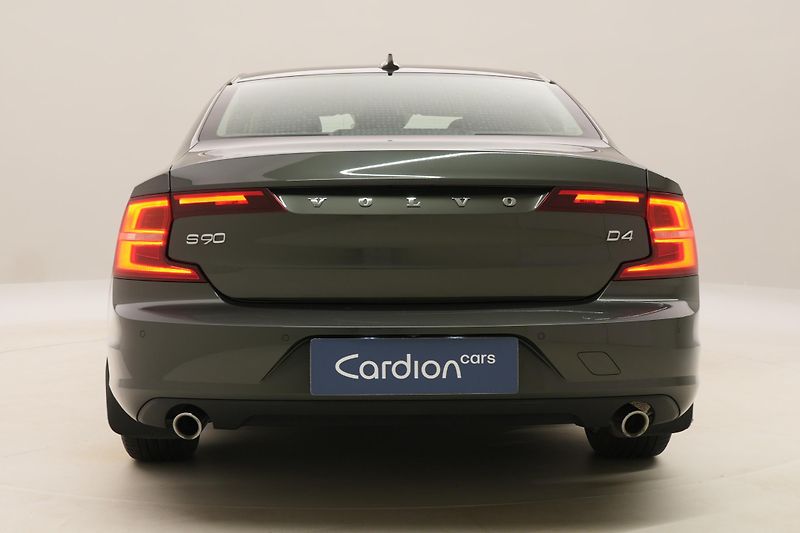 Volvo S90 D4 MOMENTUM AUT - fotka 11 z 43