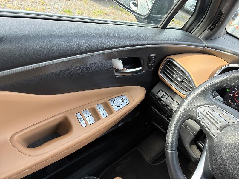 Hyundai Santa Fe (2023) LUXURY 1.6TGDI 132kW 4x4 TAŽNÉ - fotka 11 z 11