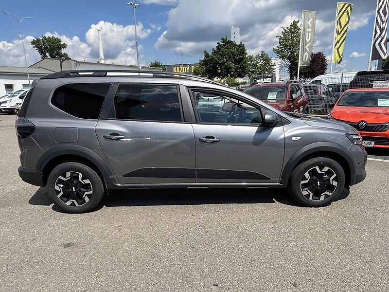 Dacia Jogger (2026) Journey TCe 110 5 míst - fotka 6 z 13