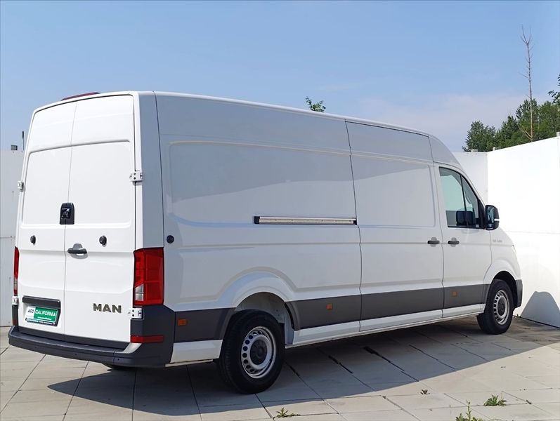 Volkswagen Crafter 2,0 TDi L4H3 Klima LED 1maj.ČR - fotka 6 z 32
