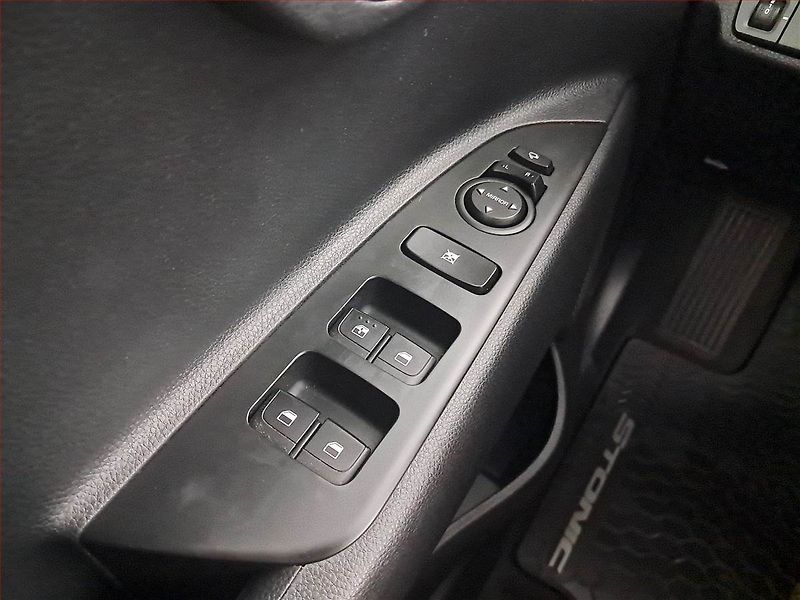 Kia Stonic (2022) Exclusive 1.0 T-GDI, EXCLUSIVE - fotka 18 z 18