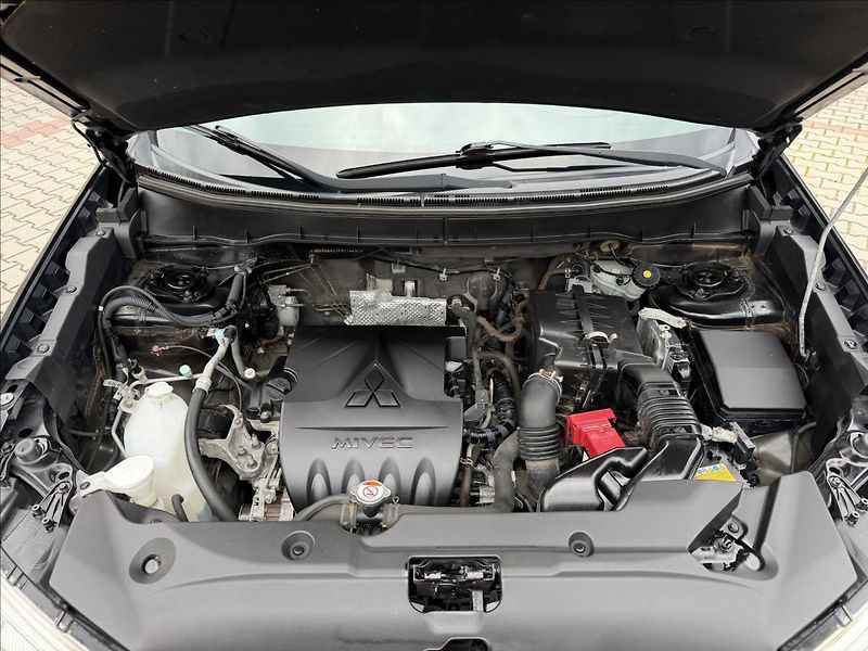Mitsubishi ASX 1,6 TOP - fotka 11 z 24