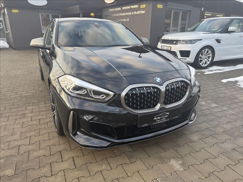 BMW Řada 1 M135i - fotka 2 z 23